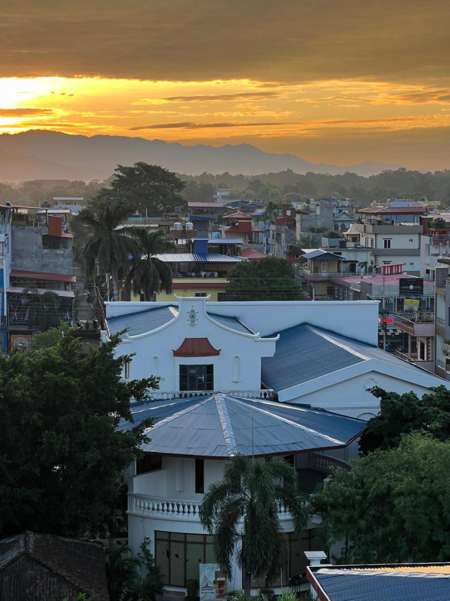 Club Denovo Hotel Butwal Bagian luar foto