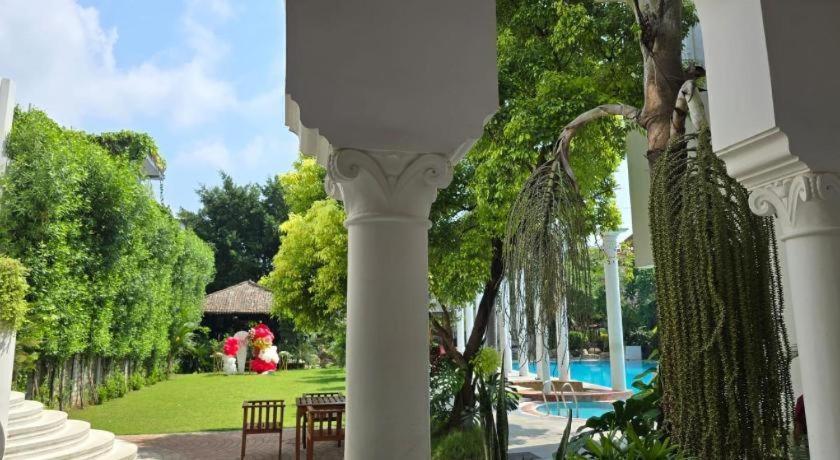 Club Denovo Hotel Butwal Bagian luar foto